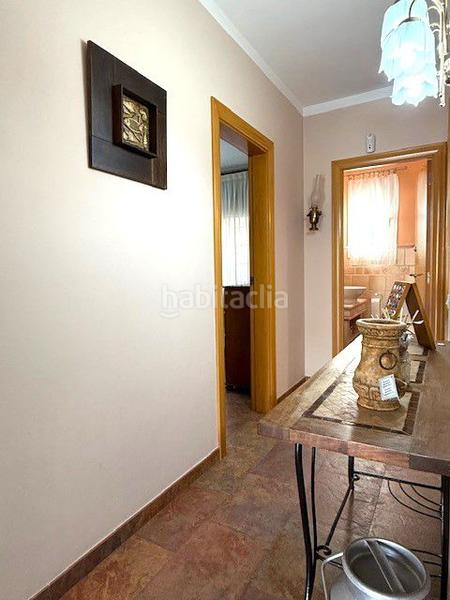 Foto b7c00b1f-b388-48f9-b2b6-f789a2d10198. Chalet mit heizung parking in Marianao Sant Boi de Llobregat