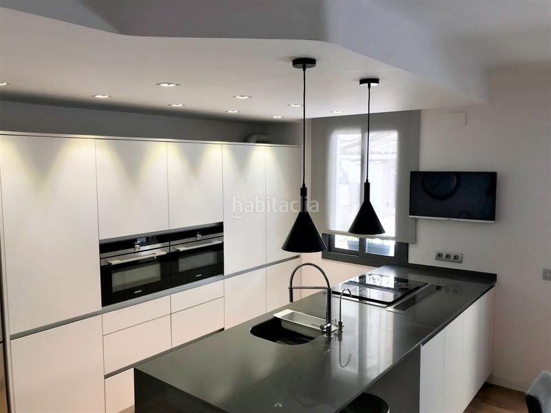 Foto 0ba70de4-031a-4fb5-91b9-ec696fdb02fd. Semi detached house with heating parking in Centre Sant Boi de Llobregat