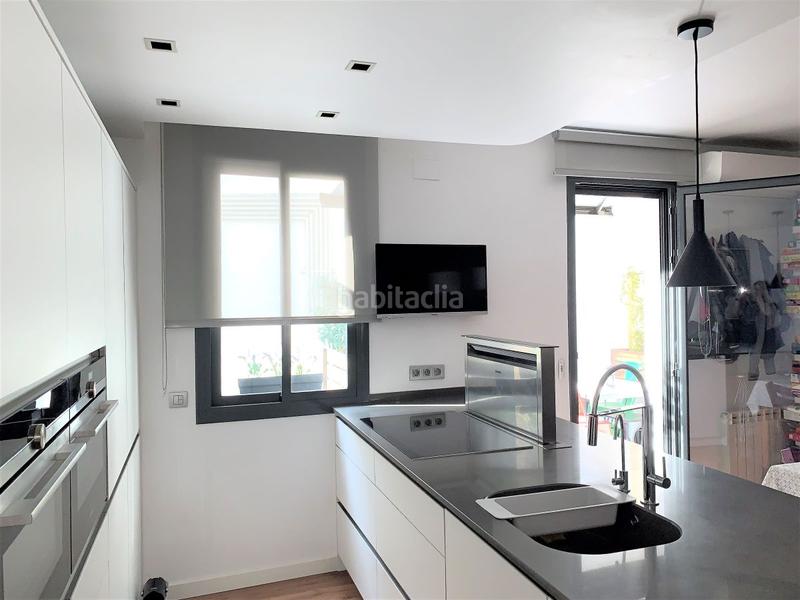 Foto 29bc894a-f875-4071-8a01-b271d0596a7c. Semi detached house with heating parking in Centre Sant Boi de Llobregat