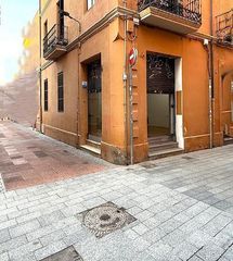 Lloguer Local Comercial a Centre. Local com. en alquiler en casco antiguo.