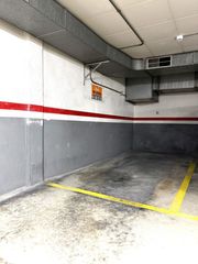 Car parking in Antoni rubió i lluch 6-8. Aparcamiento en venta en marianao.