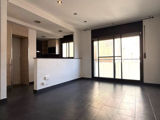 Etagenwohnung in Sant Vicen� dels Horts. Piso en venta en centro, 3 dormitorios.
