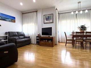 Pis a Centre. Piso en venta en centre, 3 dormitorios.