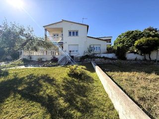 Casa a Santa Maria. Casa en venta en vilanova i la geltru, 5 dormitorios.
