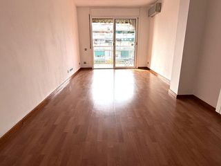 Etagenwohnung in Vinyets-Mol� Vell. Piso en venta en vinyets  mol� vell, 4 dormitorios.