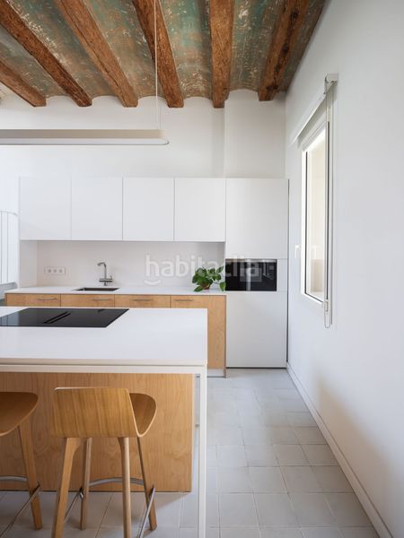 Foto 1e4c5e7d-2e3f-4852-b0f5-b56ad1c96931. Casa adossada amb calefacció a Centre Sant Boi de Llobregat