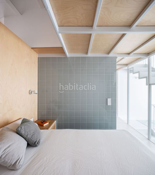 Foto a972cc8d-3884-4d97-a27d-ff1ddf697b87. Casa adossada amb calefacció a Centre Sant Boi de Llobregat
