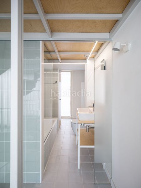 Foto b479669c-0475-4073-93bb-22f3f959e473. Casa adossada amb calefacció a Centre Sant Boi de Llobregat