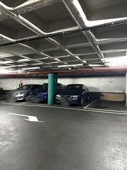 Lloguer Aparcament cotxe a Vinyets-Molí Vell. Aparcamiento en alquiler en centro  plaza catalunya.