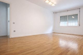 Pis  Vermell. Piso en venta en casco antiguo, 4 dormitorios.