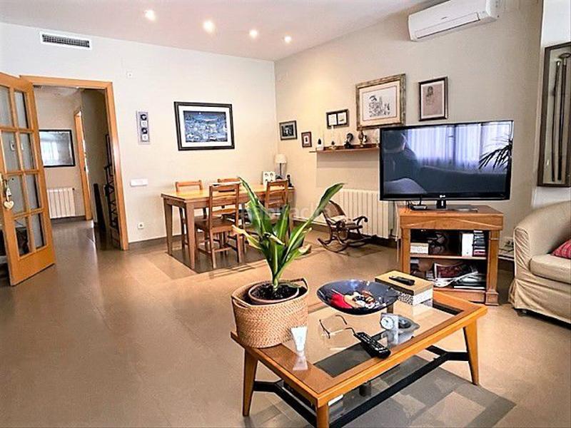 Foto 6cc30474-26ac-4d3a-b90d-940538fbfdd5. Casa a schiera con riscaldamento parcheggio in Centre Sant Boi de Llobregat