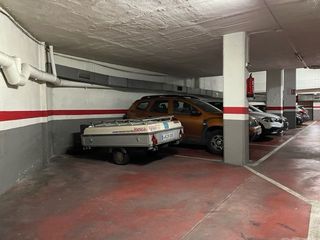 Parking coche en Ramon estruch 29. Aparcamiento en venta en marianao.