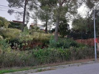 Terrain résidentiel à Carrer 13 28. Terreno en venta en torrelles de llobregat.