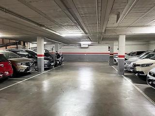 Parking voiture à Centre. Garaje en venta en centre.