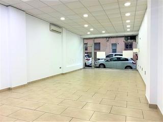 Lloguer Local Comercial a Centre. Local com. en alquiler en centre.