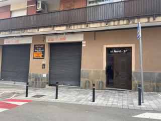 Lloguer Local Comercial a N/a. Local com. en alquiler en centre.