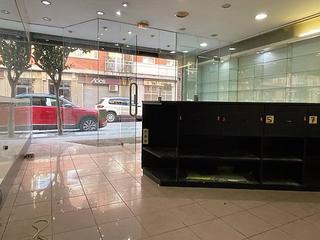 Lloguer Local Comercial a Marianao. Local com. en alquiler en centre.