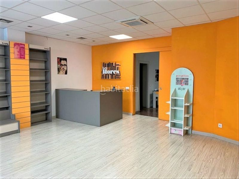 Foto 5d1e6dbb-c050-4a75-ae29-87c97e230348. Local comercial amb calefacció a Centre Sant Boi de Llobregat