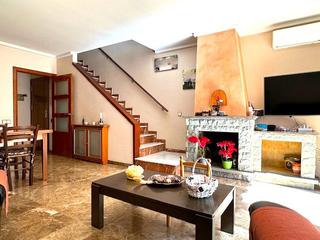 Casa adossada a Vinyets-Molí Vell. Casa adosada en venta en vinyets  molí vell, 4 dormitorios.