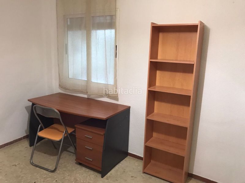 Foto 14a640a6-1ab7-4a7a-ba4e-0392ebe61132. Alquiler piso en calle cañaveral 3 habitación en estupendo piso de 4 habitaciones y 2 baños en zona ciencias, ideal para estudiantes, ven a verlo te gustara!!! en Granada