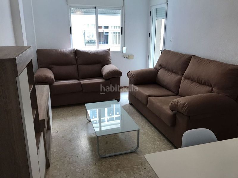 Foto bb8b2232-8b9f-4450-9a9c-7b9dbbb81fce. Alquiler piso en calle cañaveral 3 habitación en estupendo piso de 4 habitaciones y 2 baños en zona ciencias, ideal para estudiantes, ven a verlo te gustara!!! en Granada