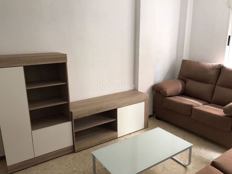 Foto feca386c-4687-446e-8c3f-077f28ec15df. Alquiler piso en calle cañaveral 3 habitación en estupendo piso de 4 habitaciones y 2 baños en zona ciencias, ideal para estudiantes, ven a verlo te gustara!!! en Granada