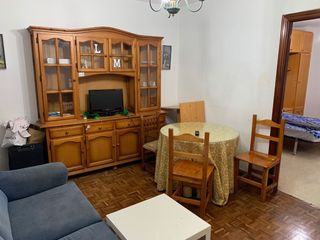 Affitto Appartamento  Calle martínez de la rosa. Bonito piso de 3 dormitorios en plaza einstein con calefacción.
