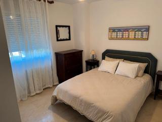 Location Appartement  Calle periodista luis seco de lucena. Estupendo piso de 3 dormitorios y 2 baños con cochera en zona pa