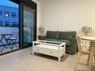 Miete Etagenwohnung  Calle lopéz de neira. Precioso apartamento de 1 dormitorio en zona pts. totalmente nue