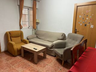 Location Appartement  Calle martínez de la rosa. 1 habitacion libre solo para chicas!!! en piso para estudiantes