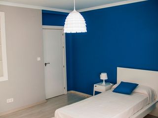 Location Appartement  Calle melchor almagro. Habitacion disponible en piso de 4 dormitorios en gran capitan,