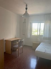 Lloguer Pis a Camino de alfacar 20. Bonito piso de 4 dormitorios en zona cartuja, todo exterior y mu