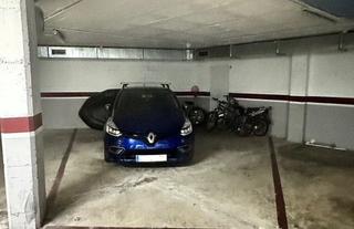 Aparcament cotxe a Camí de Ses Vinyes. Amplia plaza de parking con trastero