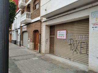 Local Comercial en Avenida del pas valenciano 66. Venta de local en avenida de les cortes valencianes n 68 patern