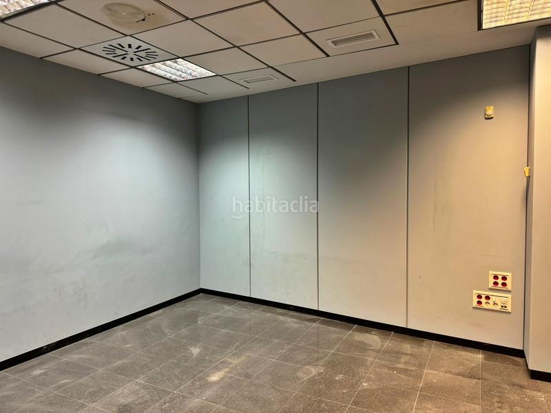 Foto 70d59485-b0c7-435d-b29c-ee396b7bb198. Location local commercial dans a-351 65 dans Osuna