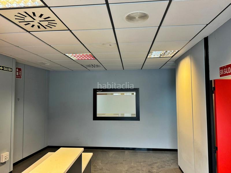 Foto bbd0f71c-3db4-430f-962c-30871d9c3a5c. Location local commercial dans a-351 65 dans Osuna