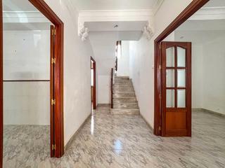 Casa adossada a Estepa. Venta • casa • estepa