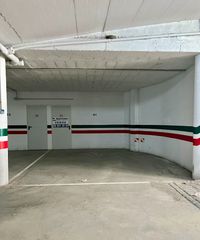 Parking voiture à Calle julio romero de torres 1. Venta · garaje con trastero · estepa