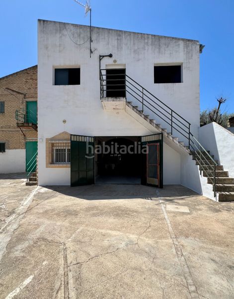 Foto f8fec039-fd0c-4411-92bb-b96257874a15. Masia amb piscina a Estepa