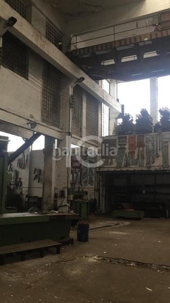 Foto dc815869-1c49-46c8-a442-54becf0e3521. Nau industrial a Lamiako-Txopoeta Leioa