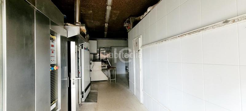 Foto 6d693349-3ddf-4977-8e99-64d9619f355a. Local comercial a Centro Urbano-Hirigunea Leioa