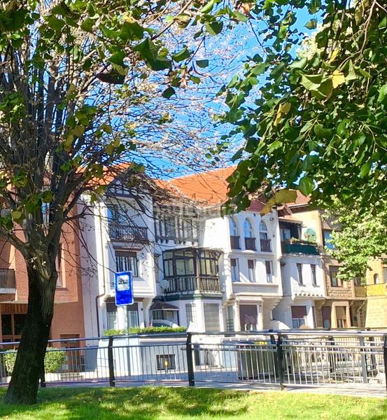 Foto 544f717b-71ed-48b3-a054-501e7d382603. Casa pareada casa en Las Arenas Getxo