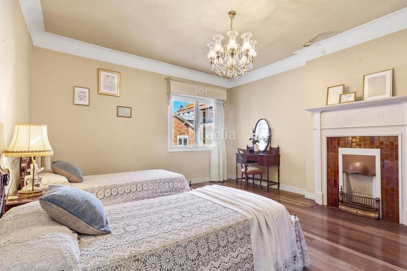 Foto b8f60a4e-7f44-4575-842c-281dd8c6bd13. Casa pareada casa en Las Arenas Getxo