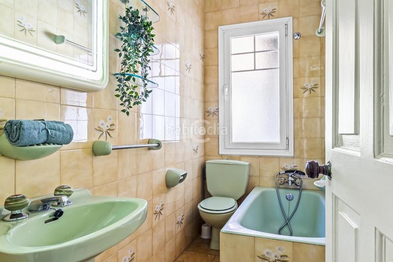 Foto b950f167-4ea3-46e1-bbb3-c3b37868701e. Casa pareada casa en Las Arenas Getxo