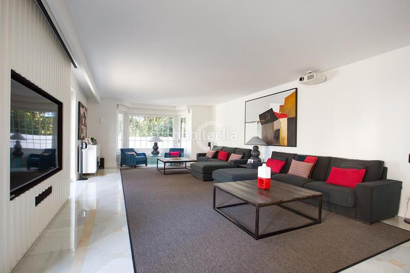 Foto 8723a87d-bdcf-432d-aced-82b3f9f78b26. Chalet avec chauffage parking piscine dans Neguri Getxo