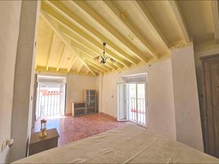 Casa a Iznate. Encantadora casita en el centro del pueblo a 15 km de la playa