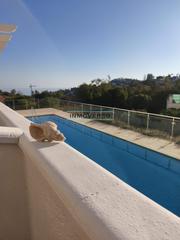 Appartement à Nueva Torrequebrada. Apartamento con piscina y garaje en arroyo de la miel