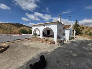 Mas à Viñuela. Cortijo andaluz en la viñuela