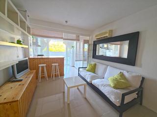 Apartament a Nueva Torrequebrada. Apartamento con piscina y garaje en arroyo de la miel