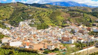 Casale in Benamargosa. Casa de pueblo en el centro de benamargosa  málaga